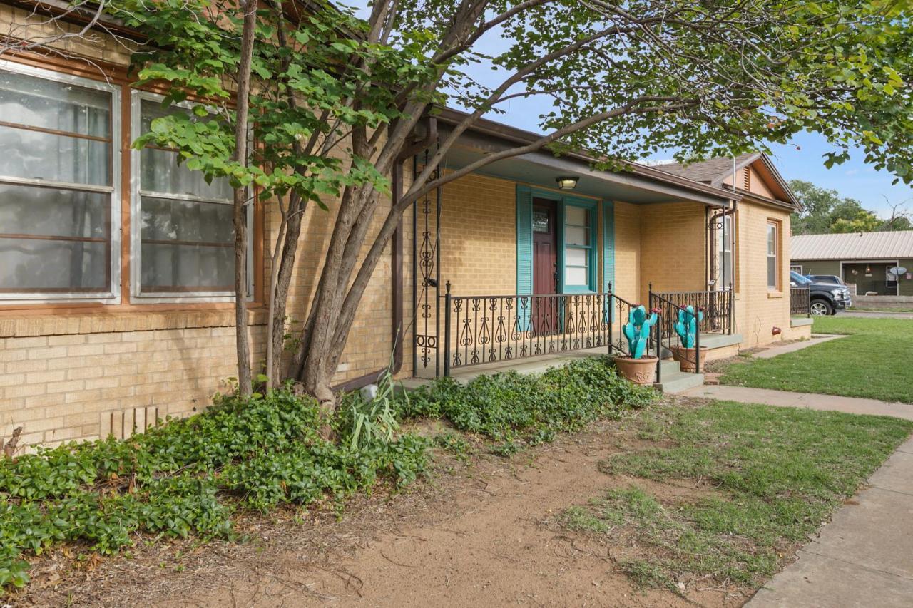 Luxury Oasis- 1 Bedroom Romantic Getaways 러벅 외부 사진