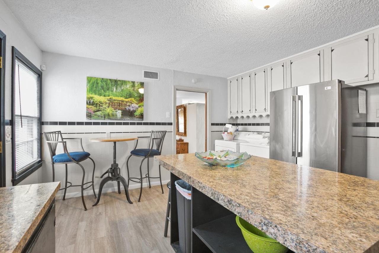Luxury Oasis- 1 Bedroom Romantic Getaways 러벅 외부 사진