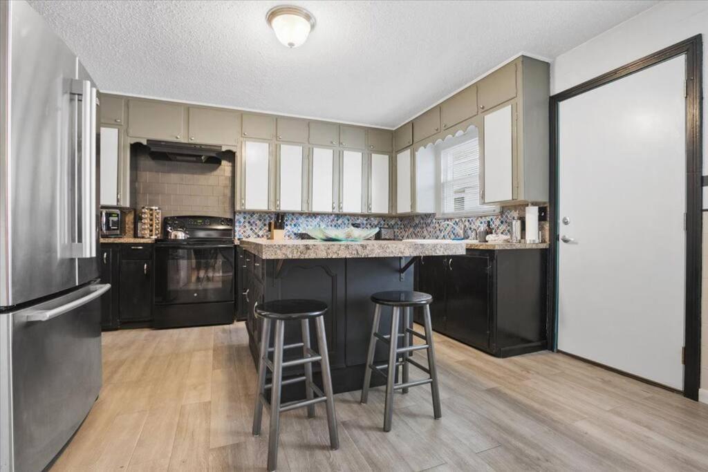 Luxury Oasis- 1 Bedroom Romantic Getaways 러벅 외부 사진