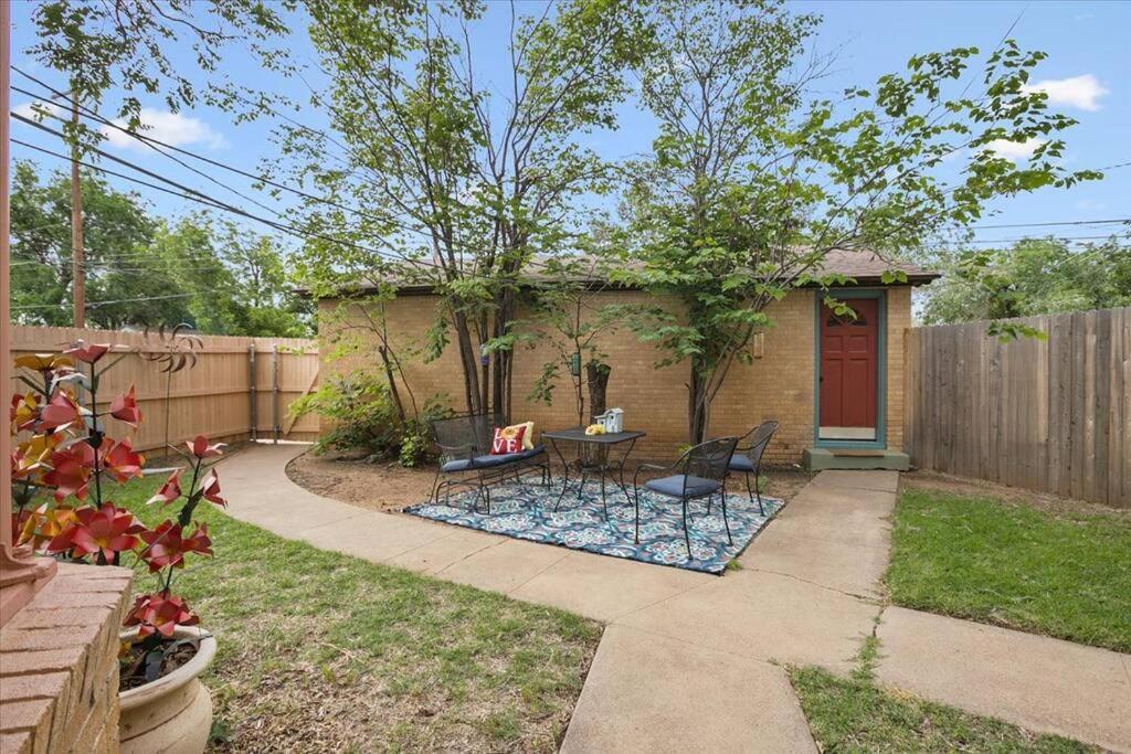 Luxury Oasis- 1 Bedroom Romantic Getaways 러벅 외부 사진