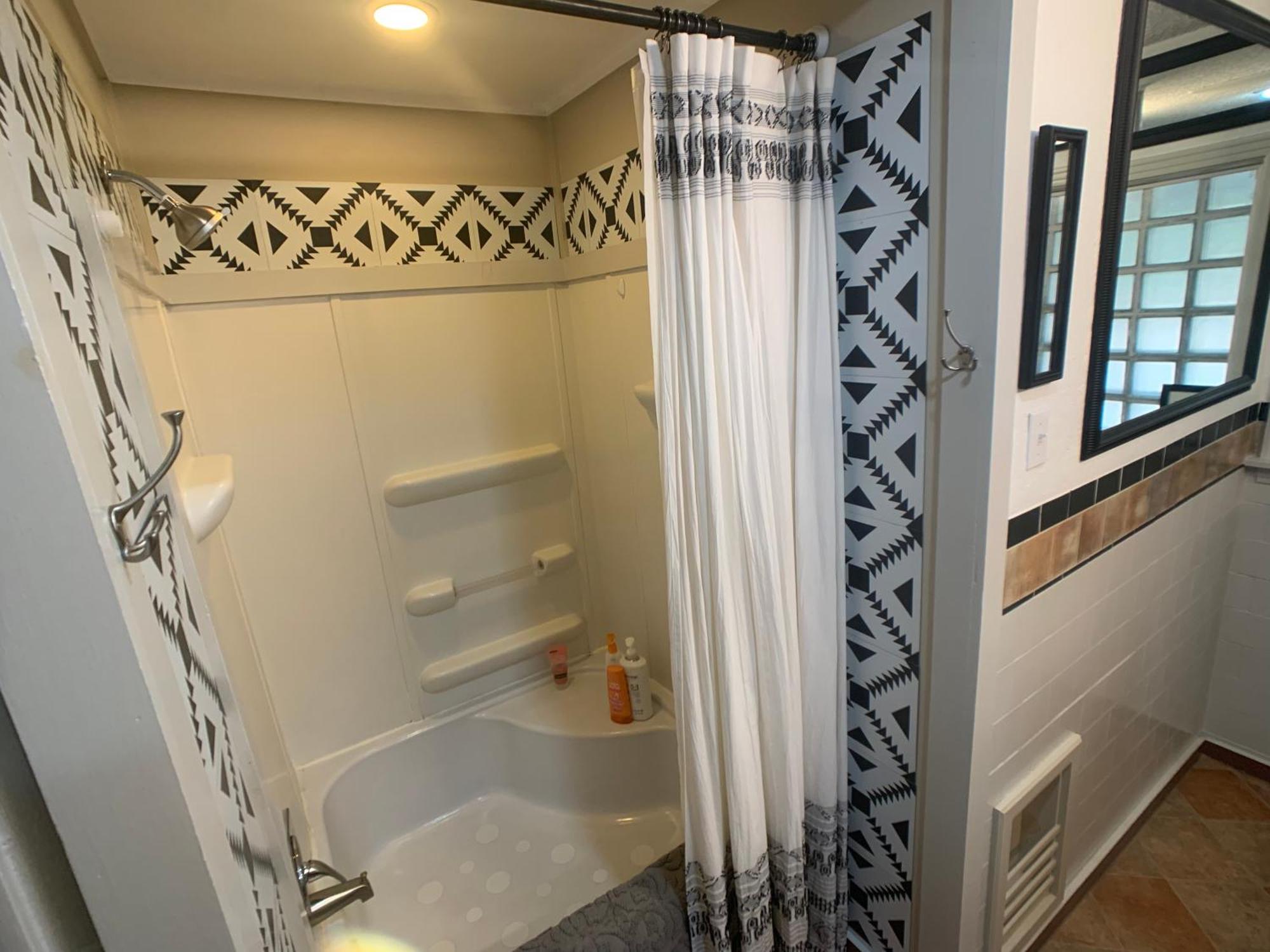Luxury Oasis- 1 Bedroom Romantic Getaways 러벅 외부 사진